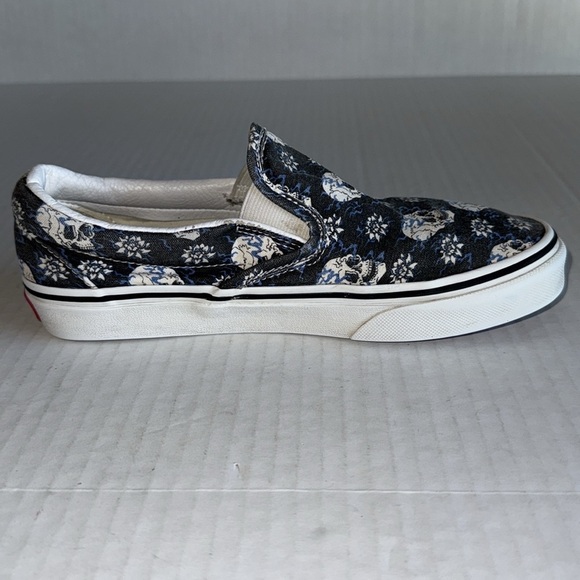 Vans Classic Flash Skulls Slip On Sneakers - Picture 4 of 11